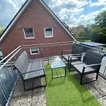 Mit Balkon Und Eingezaeunten Garten * Аурих