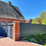 아파트 Mit Balkon Und Eingezaeunten Garten