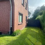 아파트 Mit Balkon Und Eingezaeunten Garten