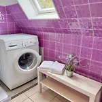 아파트 Mit Balkon Und Eingezaeunten Garten 아우리흐