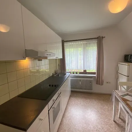 Apartment Mit Balkon Und Eingezaeunten Garten Aurich
