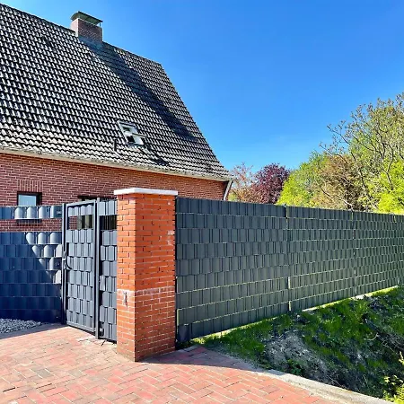 Daire Mit Balkon Und Eingezaeunten Garten