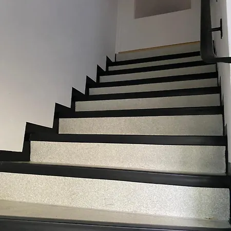 Mit Balkon Und Eingezaeunten Garten Appartamento *