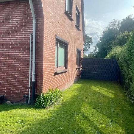 Daire Mit Balkon Und Eingezaeunten Garten