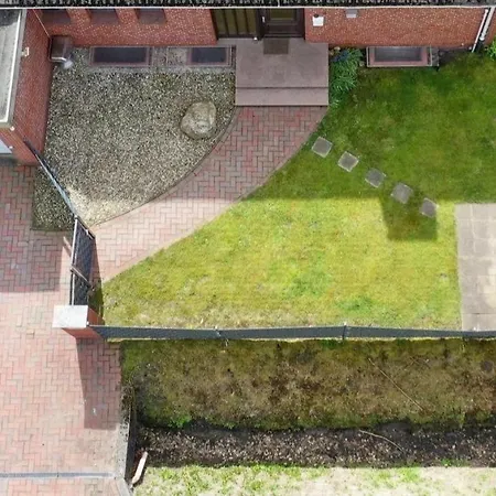 Lejlighed Mit Balkon Und Eingezaeunten Garten Aurich
