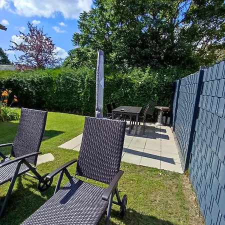 Mit Balkon Und Eingezaeunten Garten Lejlighed