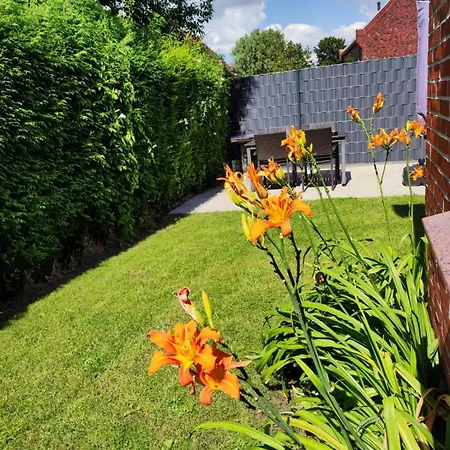 Mit Balkon Und Eingezaeunten Garten Aurich