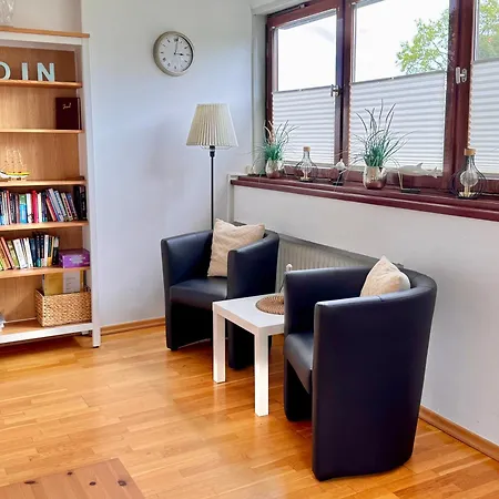 Mit Balkon Und Eingezaeunten Garten Daire Aurich