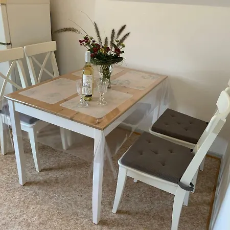 Lejlighed Mit Balkon Und Eingezaeunten Garten *