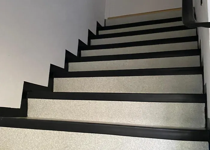 Mit Balkon Und Eingezaeunten Garten Διαμέρισμα *